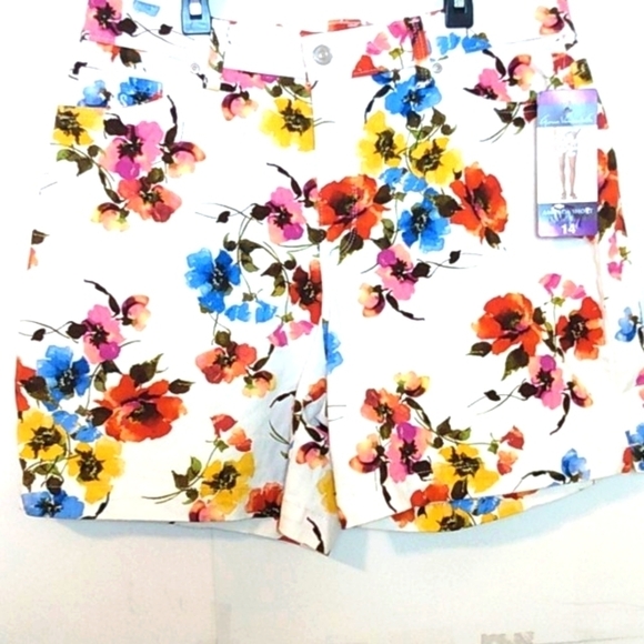 GLORIA VANDERBILT DREAM GARDEN VINTAGE WHITE HIGH RISE AMANDA SHORTS SIZE 14 NWT - Picture 1 of 6